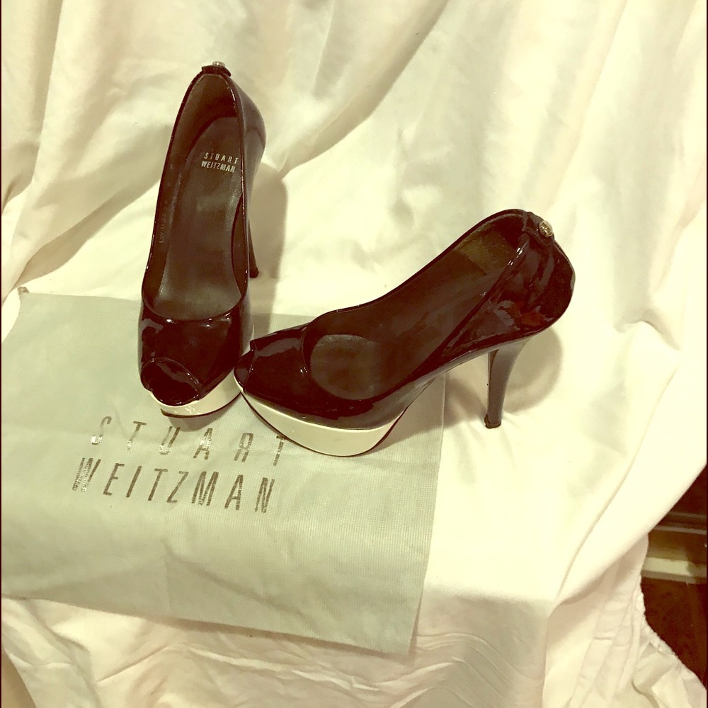 Authentic Stuart Weitzman Navy Blue/White Size 6